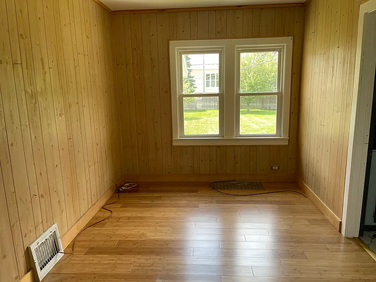 133 Foster Ave — Photo 7