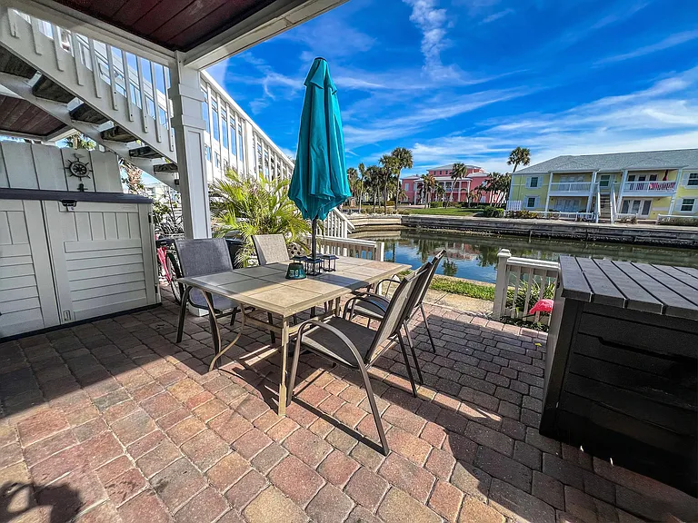 5000 Beach Dr SE — Photo 8