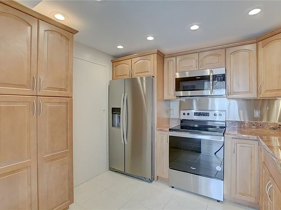3rd image of 1170 N Federal Highway #312