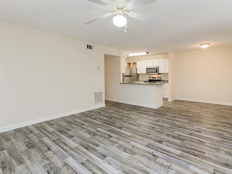 Baytree Condominiums — Photo 20