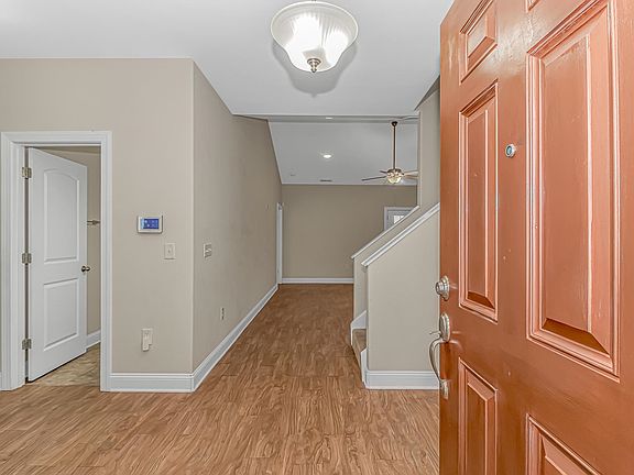 4th image of 621 Garden Ave.