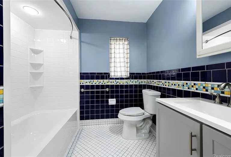 8060 Edward Ave — Photo 12