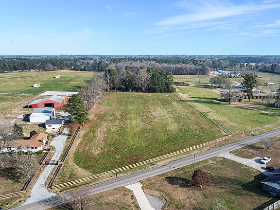 5th image of 21528 Edgewood Rd