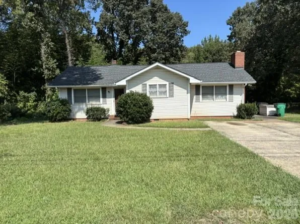 7331 Mallard Creek Rd, Charlotte, NC 28262