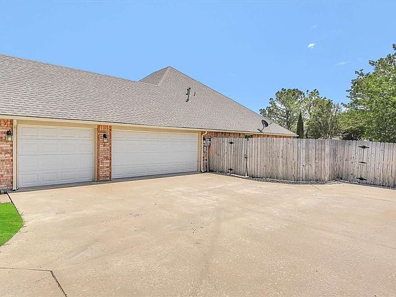 4th image of 6 NW Ashbury Way