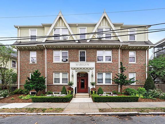 3rd image of 23 Breed St APT 5
