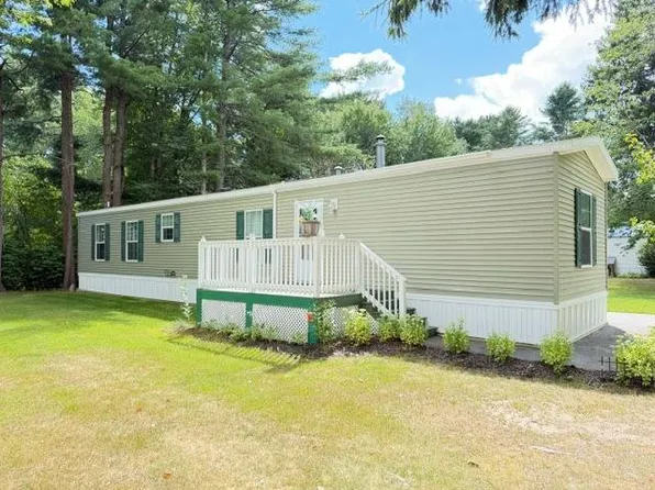22 Clayton Dr, Saco, ME 04072