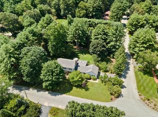 21 Woodcrest Dr, Cumberland, RI 02864