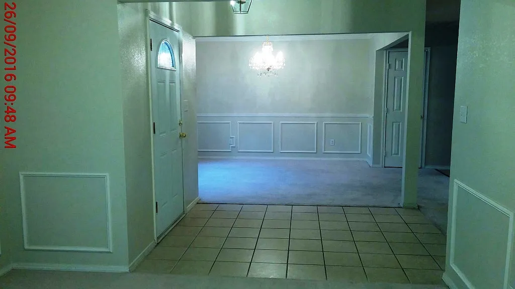 4 bed, 2.5 bath, 2140 sqft, $2,500 — Photo 3