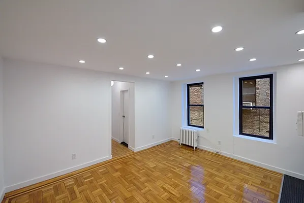 Rented by Compass | media 10