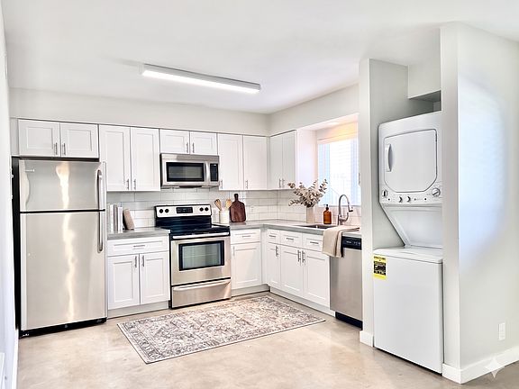 5th image of 4232 N 32nd St APT 3