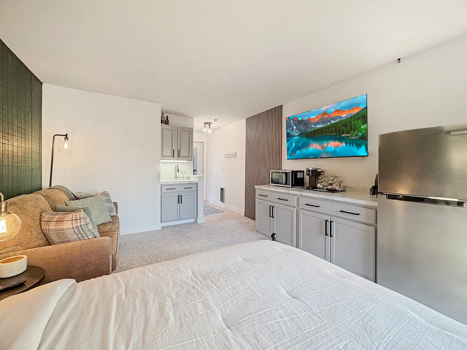 542 Quadna Mountain Rd — Photo 1