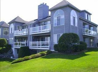 217 Ferry Ave, Charlevoix, MI 49720