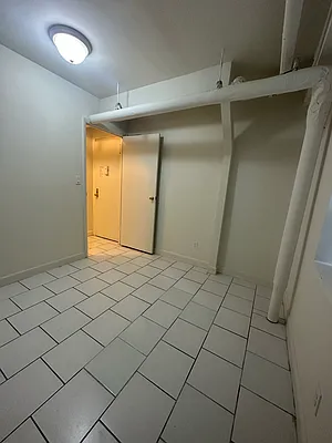 Rented by Peter R. Hungerford, LREB | media 6