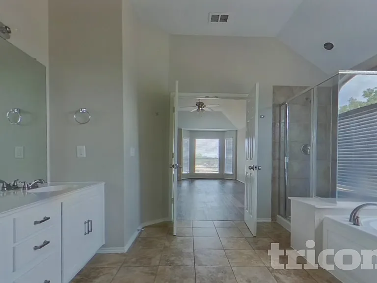 4504 Vista Meadows Dr — Photo 11