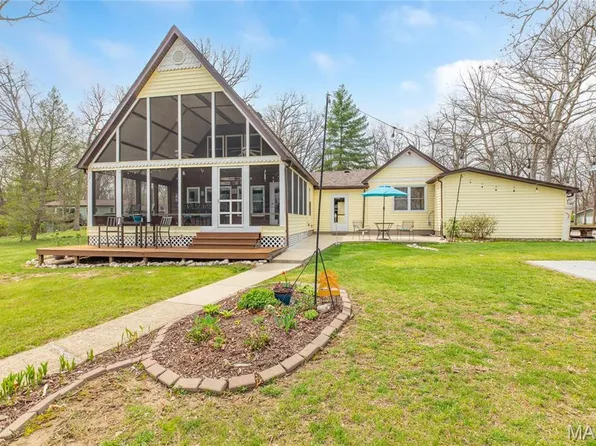 10558 Papago Dr, Shipman, IL 62685