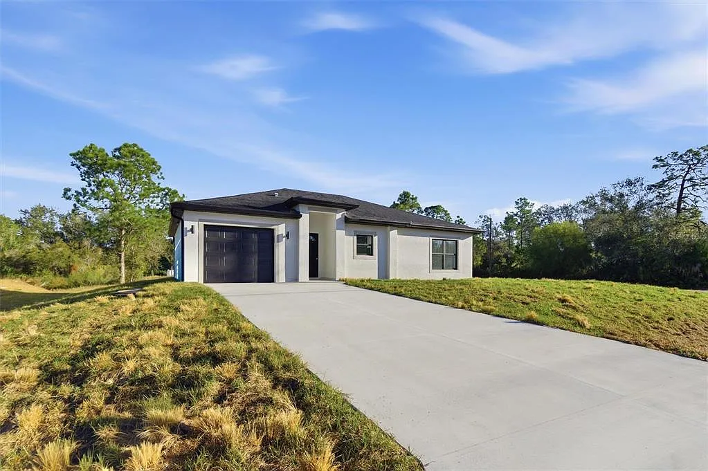 3 bed, 2.0 bath, 1399 sqft, $1,950 — Photo 2