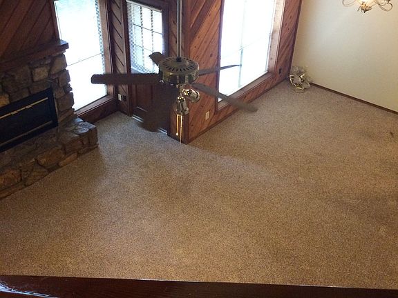 living with vaulted ceiling