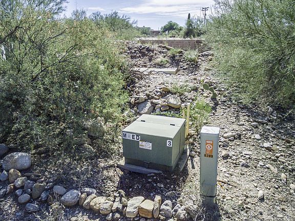5th image of 6207 N Canyon Dr