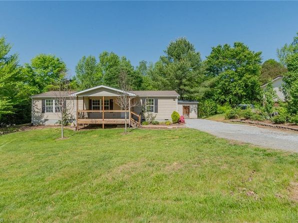 6113 Cain Forest Dr, Walkertown, NC 27051
