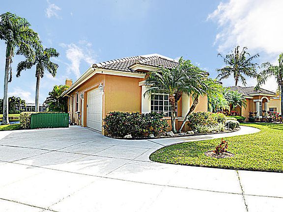 Home For Sale In Palm Cove