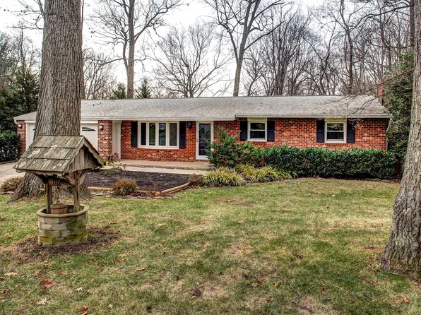 305 Clark Dr, Sykesville, MD 21784