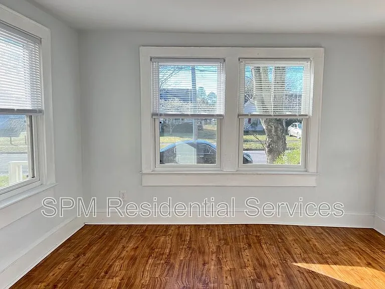 249 N Carolina Ave — Photo 3