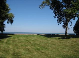 4373 Nicolet Dr, Green Bay, WI 54311