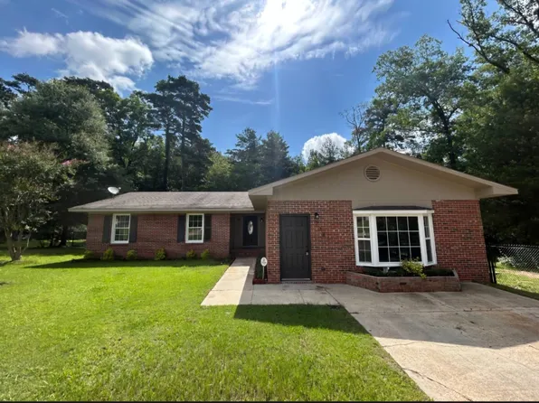 233 Gill Dr, Ozark, AL 36360