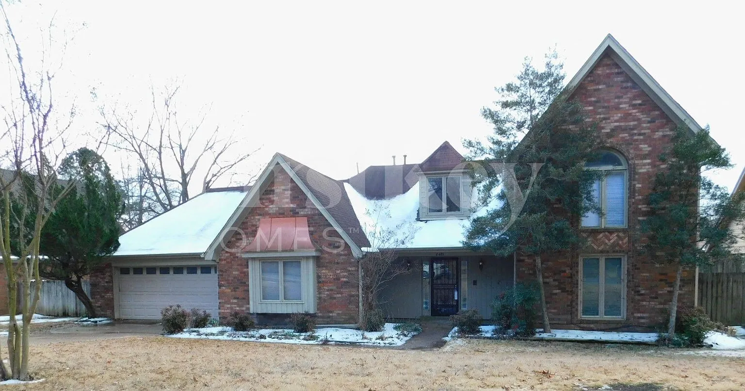 4 bed, 3.0 bath, 2677 sqft, $2,420 — Photo 1