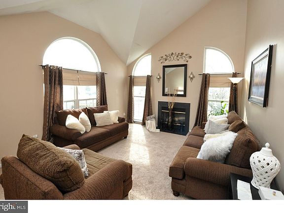 2nd image of 7 Dryden Dr