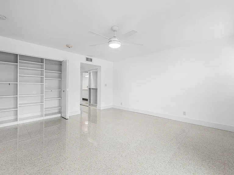 330 SE 20th Ave #408 — Photo 16