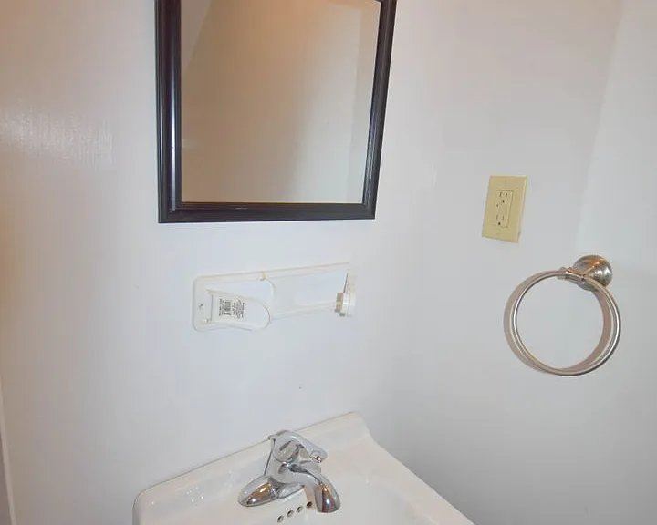 3 Fairview St — Photo 17