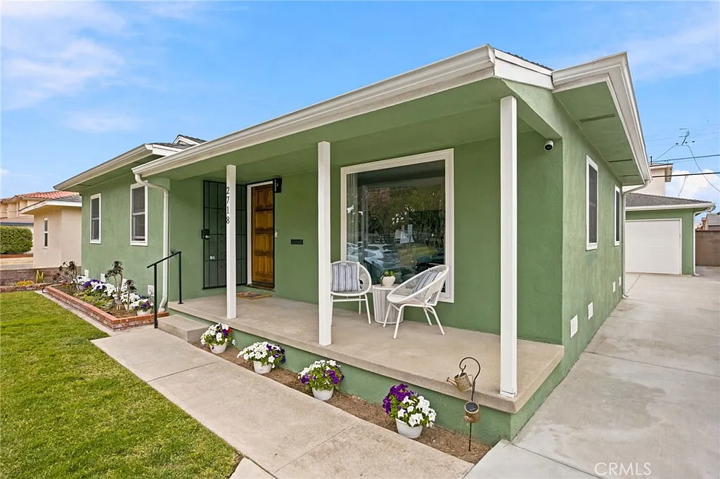 3 bed, 1034 sqft, $5,000 — Photo 1