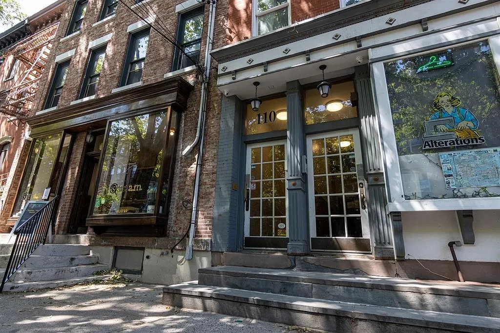 1 bed, 1.0 bath, $3,100 — Photo 2