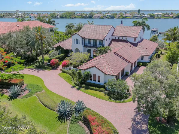 147 Lansing Island Dr, Indian Harbour Beach, FL 32937