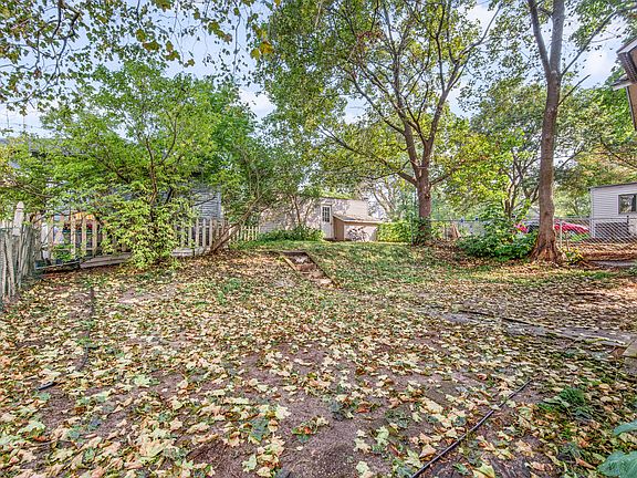 3rd image of 437 E Chapin St