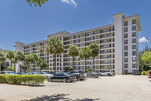 3150 N Palm Aire Dr #705 Photo 1
