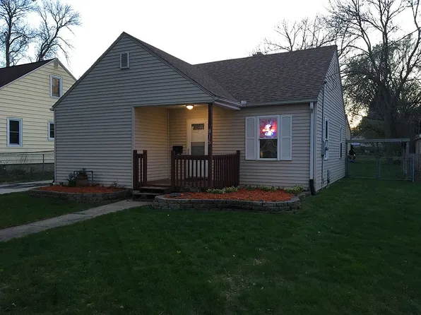 915 8th Ave NW, Rochester, MN 55901