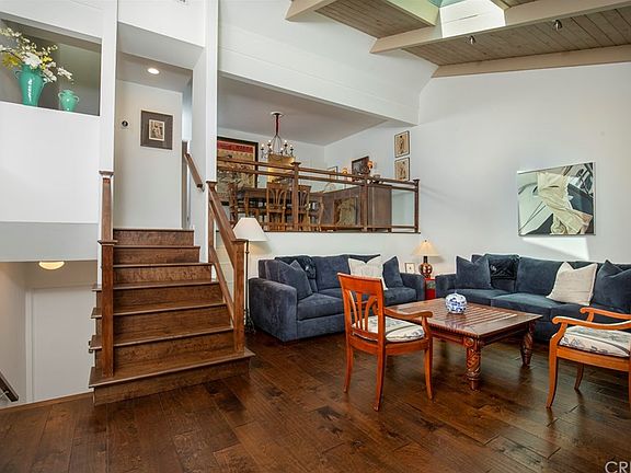 3rd image of 11856 Moorpark St APT E