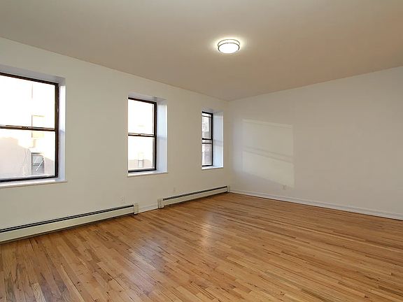 2nd image of 404 W 47th St APT 4