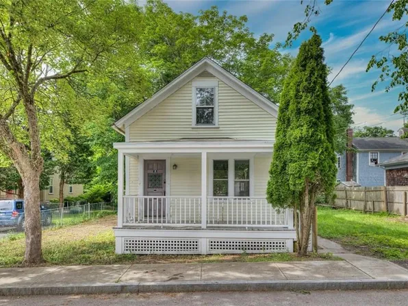 15 Greene St, Warren, RI 02885