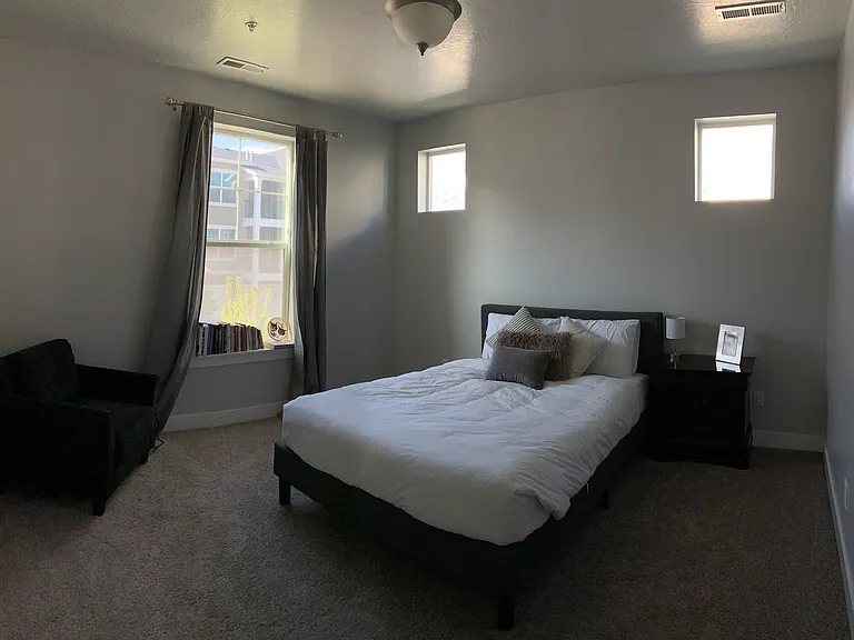 45 W Silver Springs Dr — Photo 6