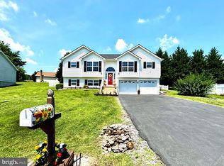 194 Dinali Dr, Martinsburg, WV 25403