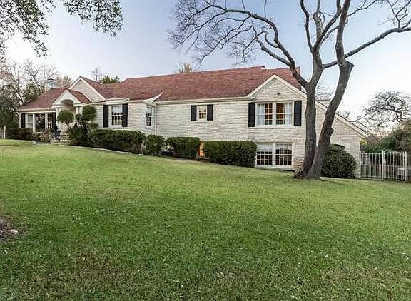 2nd image of 5800 El Campo Ave