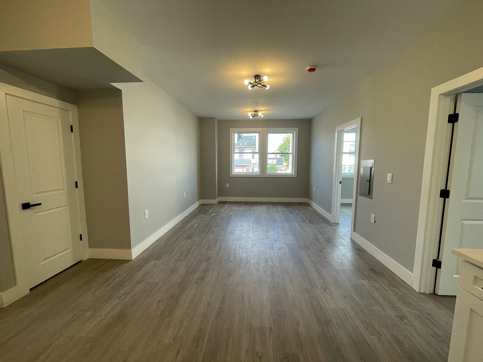 3 bed, 1250 sqft, $2,495 — Photo 4