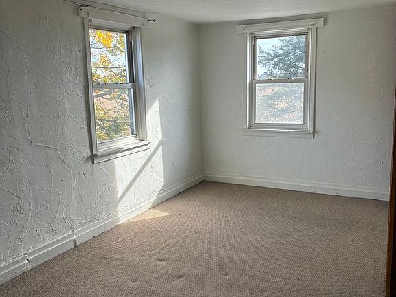 4th image of 251 Narrow Dr