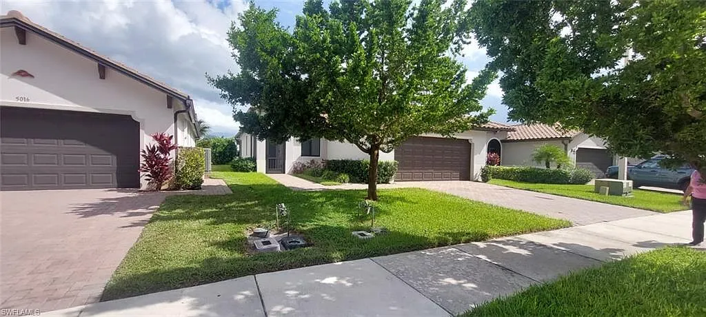 2 bed, 2.5 bath, 1867 sqft, $2,400 — Photo 2