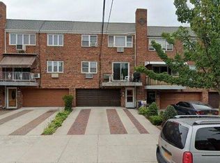 64-17 77th Pl, Middle Village, NY 11379