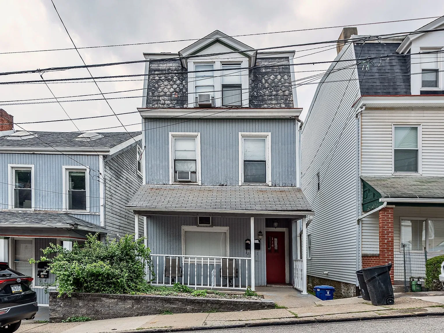 Amazing Apartment in Mt. Washington * Pet Friendly * Duplex style * Available Now * Spacious & Re... — Photo 1